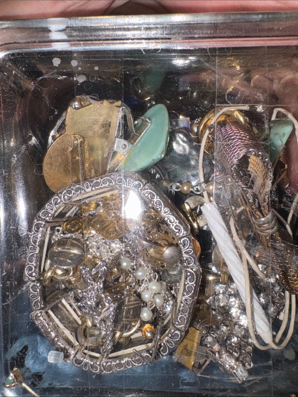 Jewelry jar some wearable some broken mixed - Picture 5 of 6